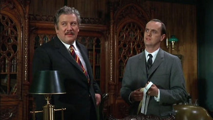 Hot Millions (1968) Comedy DVD Peter Ustinov Maggie Smith Public Domain NO CASE